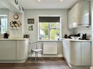 Breakfast Kitchen- click for photo gallery